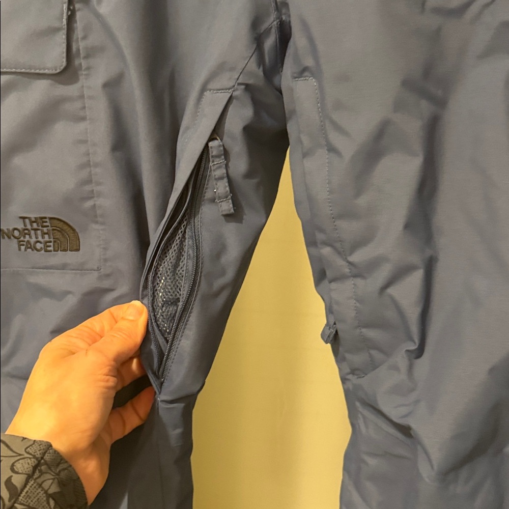 NEW MARKDOWN! North Face women’s snow pants ski pants snowpants skipants ski bib - Picture 5 of 9